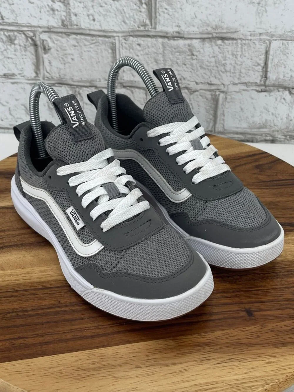 Vans Range EXP Youth Sz. 4 Gray White Mesh Lace Up Low Top Sneakers